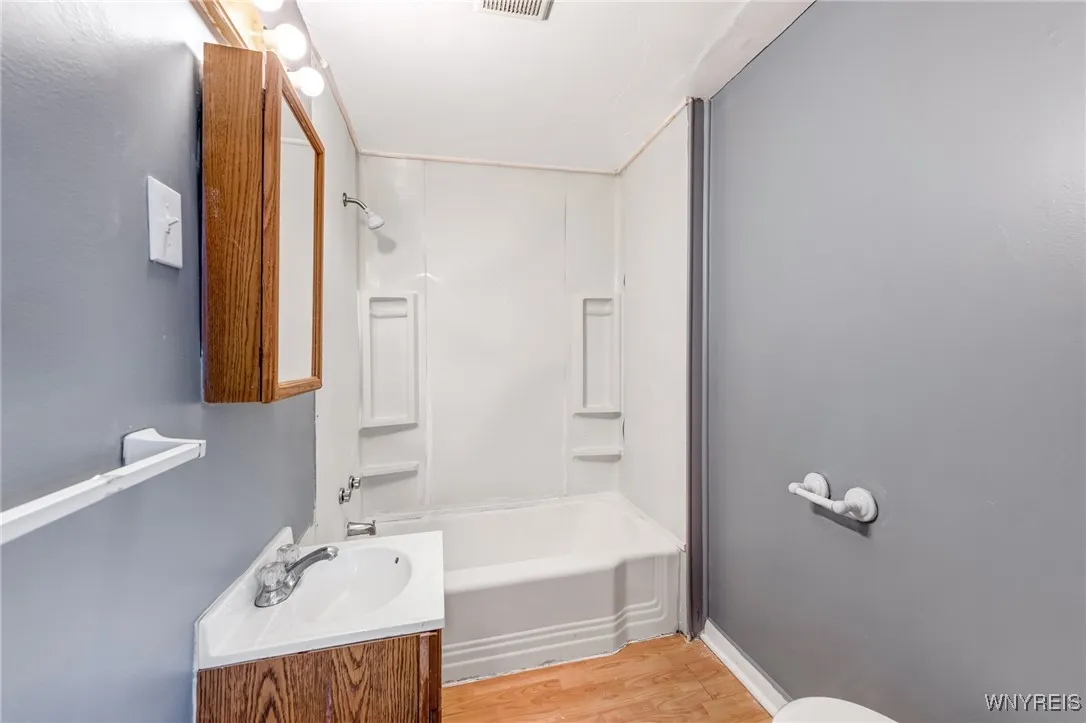 2065 South Park Avenue, Buffalo, New York 14220, Buffalo, New York 14220, 6 Bedrooms Bedrooms, ,4 BathroomsBathrooms,Residential,For Sale,2065 South Park Avenue, Buffalo, New York 14220,B1630705