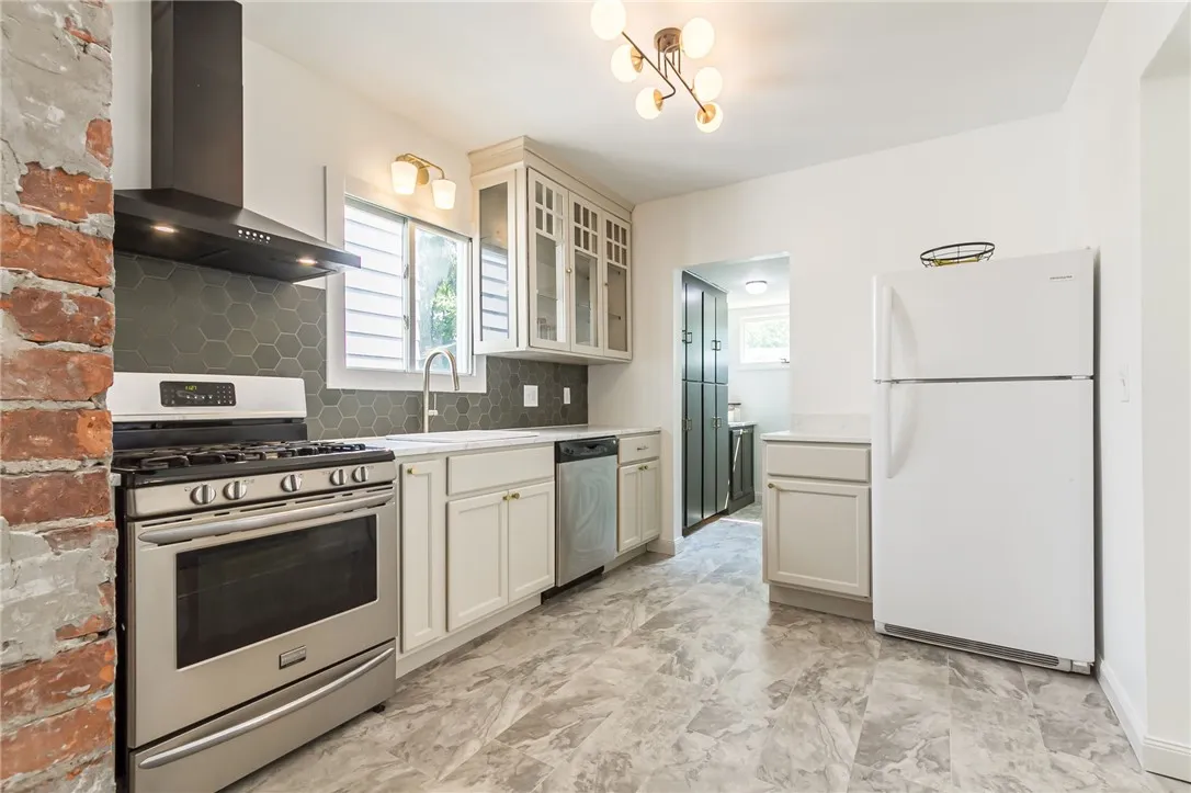 360 Ellison Street, Rochester, New York 14609, Rochester, New York 14609, 3 Bedrooms Bedrooms, 7 Rooms Rooms,2 BathroomsBathrooms,Residential,Closed,360 Ellison Street, Rochester, New York 14609,0,R1630501