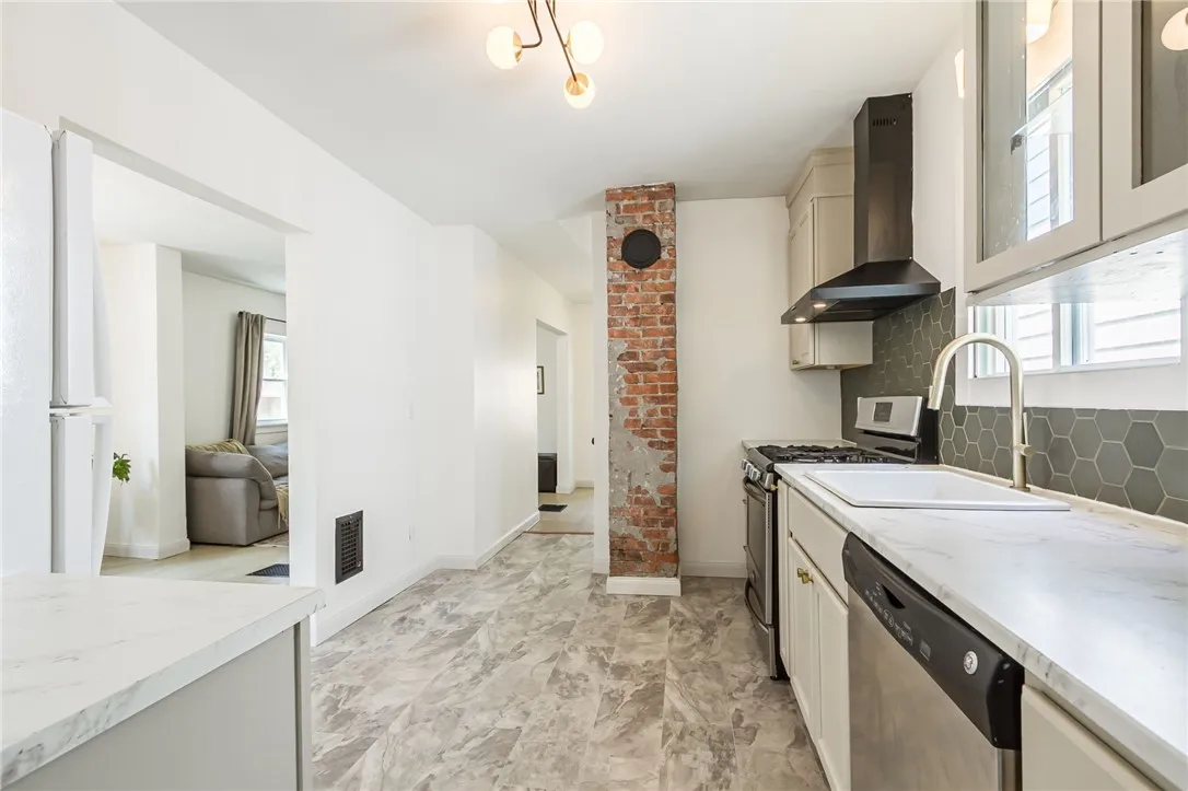 360 Ellison Street, Rochester, New York 14609, Rochester, New York 14609, 3 Bedrooms Bedrooms, 7 Rooms Rooms,2 BathroomsBathrooms,Residential,Closed,360 Ellison Street, Rochester, New York 14609,0,R1630501