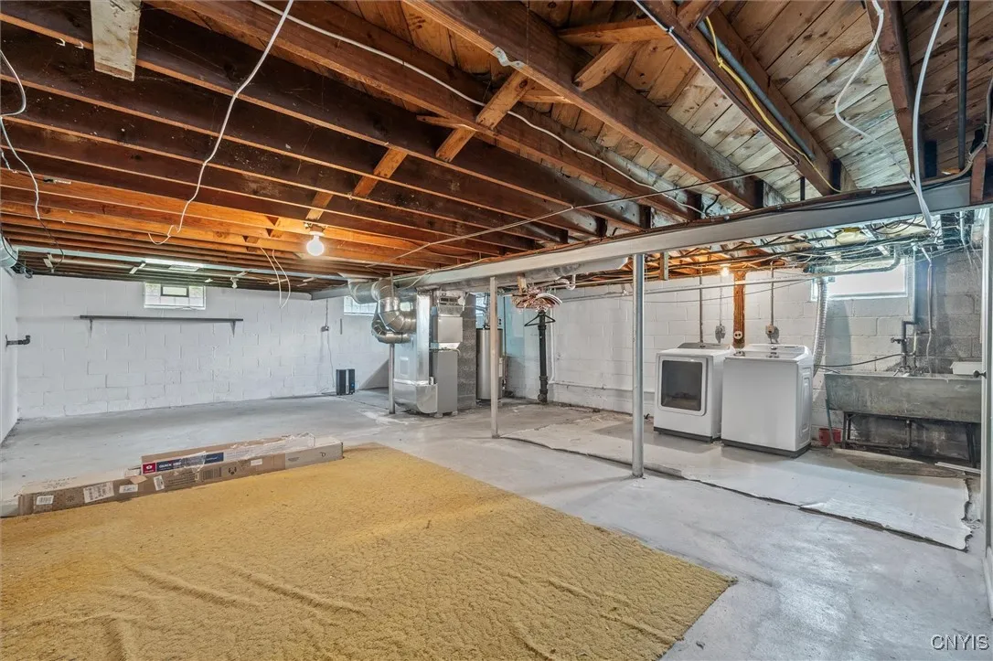 Spacious basement with laundry
