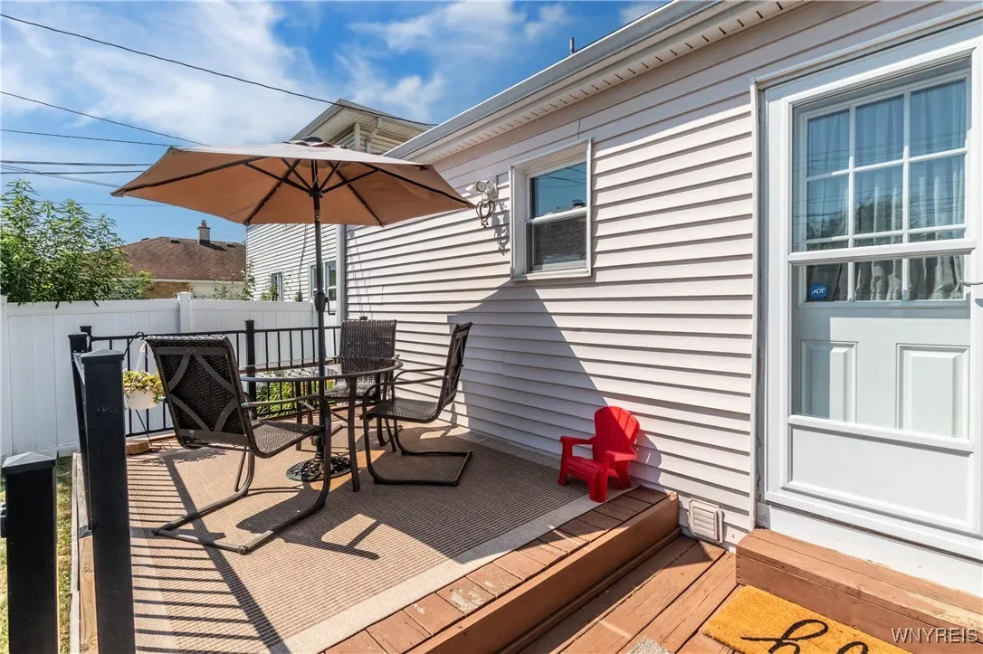 61 Leonore Road, Amherst, New York 14226, Amherst, New York 14226, 3 Bedrooms Bedrooms, 5 Rooms Rooms,3 BathroomsBathrooms,Residential,For Sale,61 Leonore Road, Amherst, New York 14226,B1630732