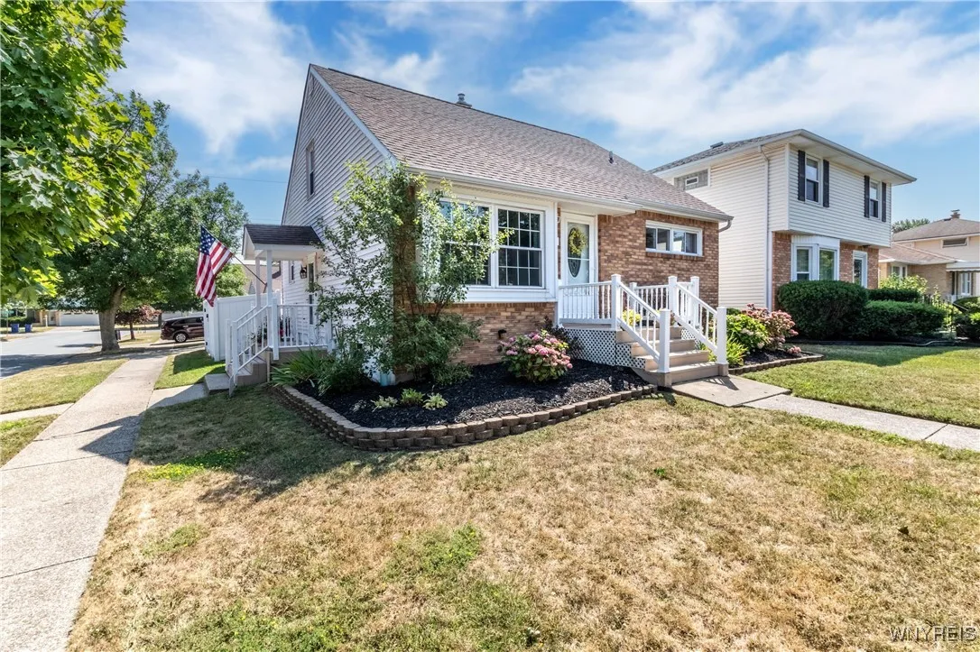 61 Leonore Road, Amherst, New York 14226, Amherst, New York 14226, 3 Bedrooms Bedrooms, 5 Rooms Rooms,3 BathroomsBathrooms,Residential,For Sale,61 Leonore Road, Amherst, New York 14226,B1630732