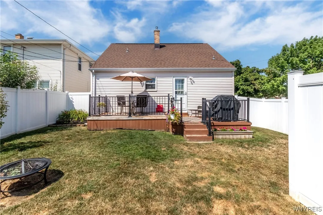 61 Leonore Road, Amherst, New York 14226, Amherst, New York 14226, 3 Bedrooms Bedrooms, 5 Rooms Rooms,3 BathroomsBathrooms,Residential,For Sale,61 Leonore Road, Amherst, New York 14226,B1630732