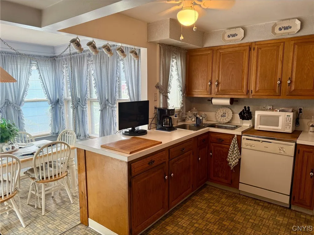 259 Girard Avenue, Syracuse, New York 13207, Syracuse, New York 13207, 3 Bedrooms Bedrooms, 5 Rooms Rooms,1 BathroomBathrooms,Residential,Closed,259 Girard Avenue, Syracuse, New York 13207,0,S1630296