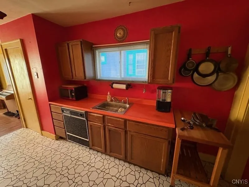 206 Lillian Avenue, Syracuse, New York 13206, Syracuse, New York 13206, 4 Bedrooms Bedrooms, 9 Rooms Rooms,2 BathroomsBathrooms,Residential,For Sale,206 Lillian Avenue, Syracuse, New York 13206,0,S1629555