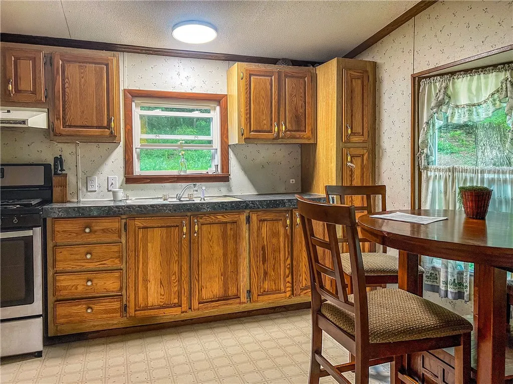 4878 County Highway 18, Delhi, New York 13753, Delhi, New York 13753, 3 Bedrooms Bedrooms, 7 Rooms Rooms,2 BathroomsBathrooms,Residential,Closed,4878 County Highway 18, Delhi, New York 13753,0,R1625038