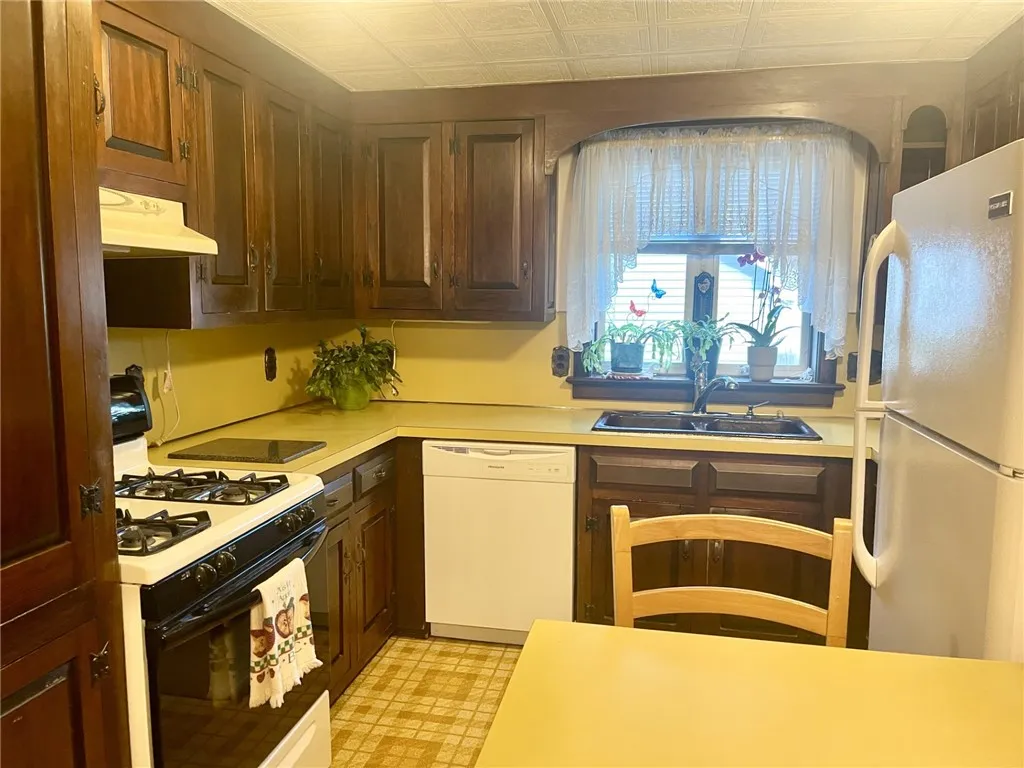 1034 Plain Street, Arcadia, New York 14513, Arcadia, New York 14513, 3 Bedrooms Bedrooms, 9 Rooms Rooms,1 BathroomBathrooms,Residential,For Sale,1034 Plain Street, Arcadia, New York 14513,0,R1630757