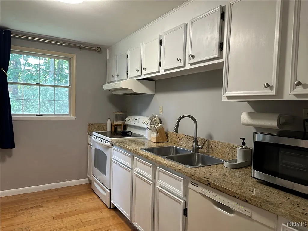 4166 Balboa Drive, Clay, New York 13090, Clay, New York 13090, 3 Bedrooms Bedrooms, 10 Rooms Rooms,1 BathroomBathrooms,Residential,Closed,4166 Balboa Drive, Clay, New York 13090,0,S1630751