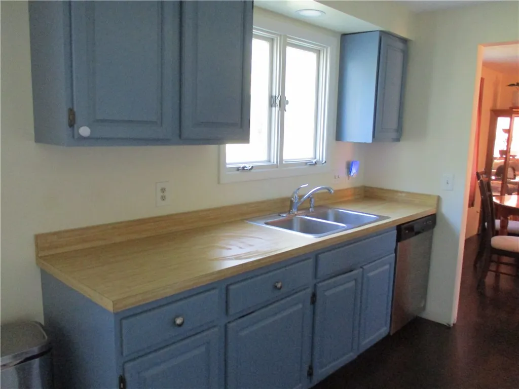 Kitchen w/dishwasher