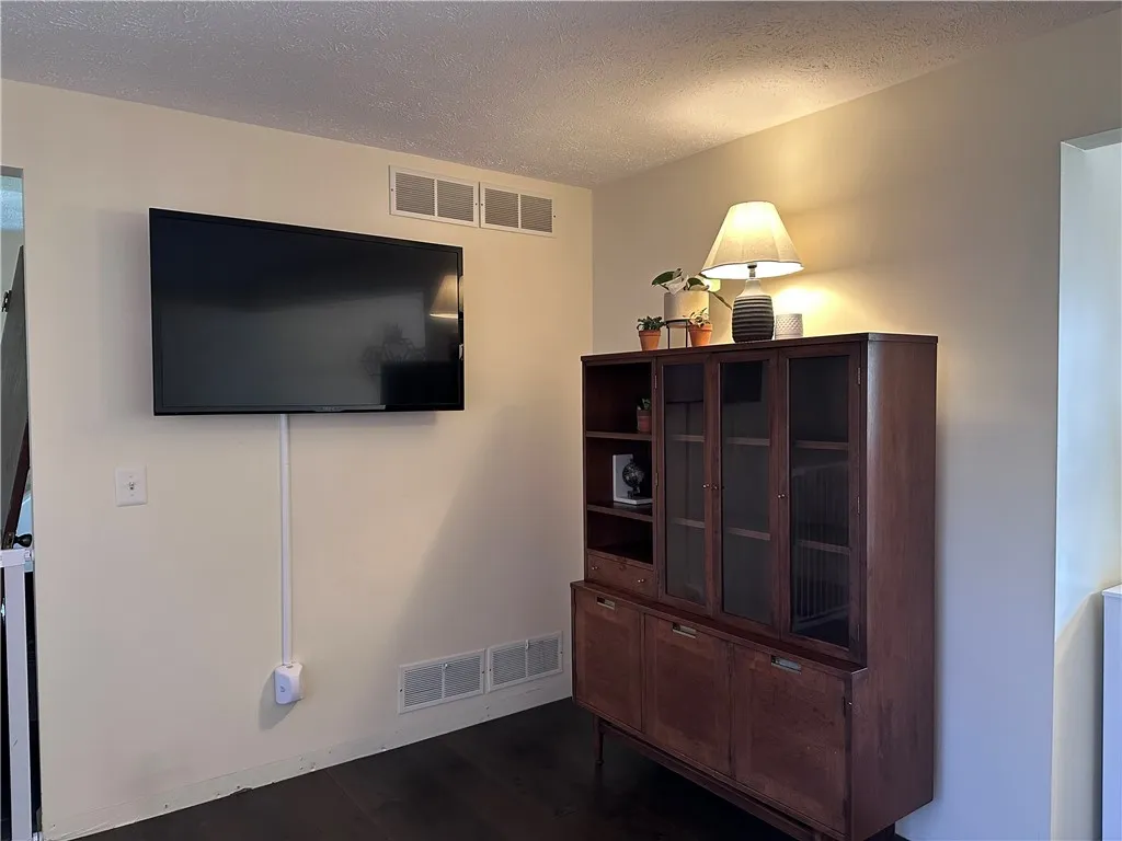 Living rm off foyer