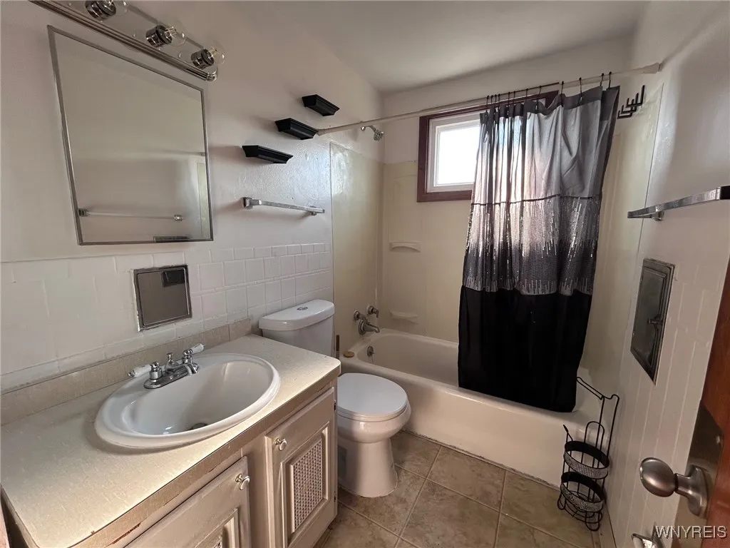17 Proctor Avenue, Buffalo, New York 14215, Buffalo, New York 14215, 4 Bedrooms Bedrooms, ,2 BathroomsBathrooms,Residential,Closed,17 Proctor Avenue, Buffalo, New York 14215,0,B1630674
