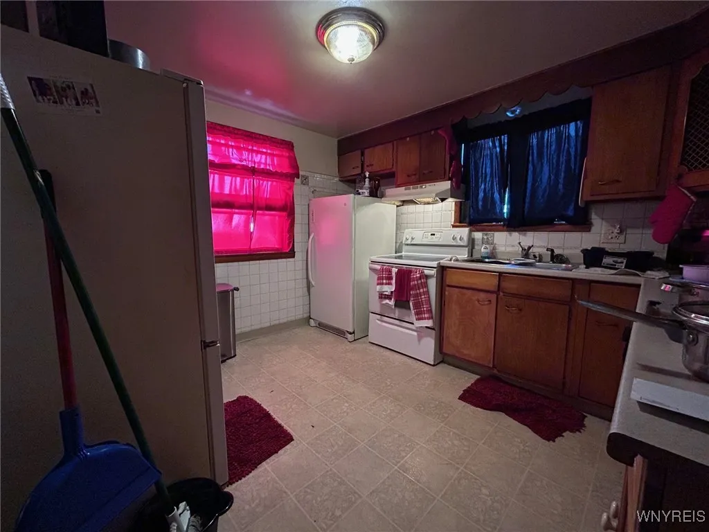 17 Proctor Avenue, Buffalo, New York 14215, Buffalo, New York 14215, 4 Bedrooms Bedrooms, ,2 BathroomsBathrooms,Residential,Closed,17 Proctor Avenue, Buffalo, New York 14215,0,B1630674