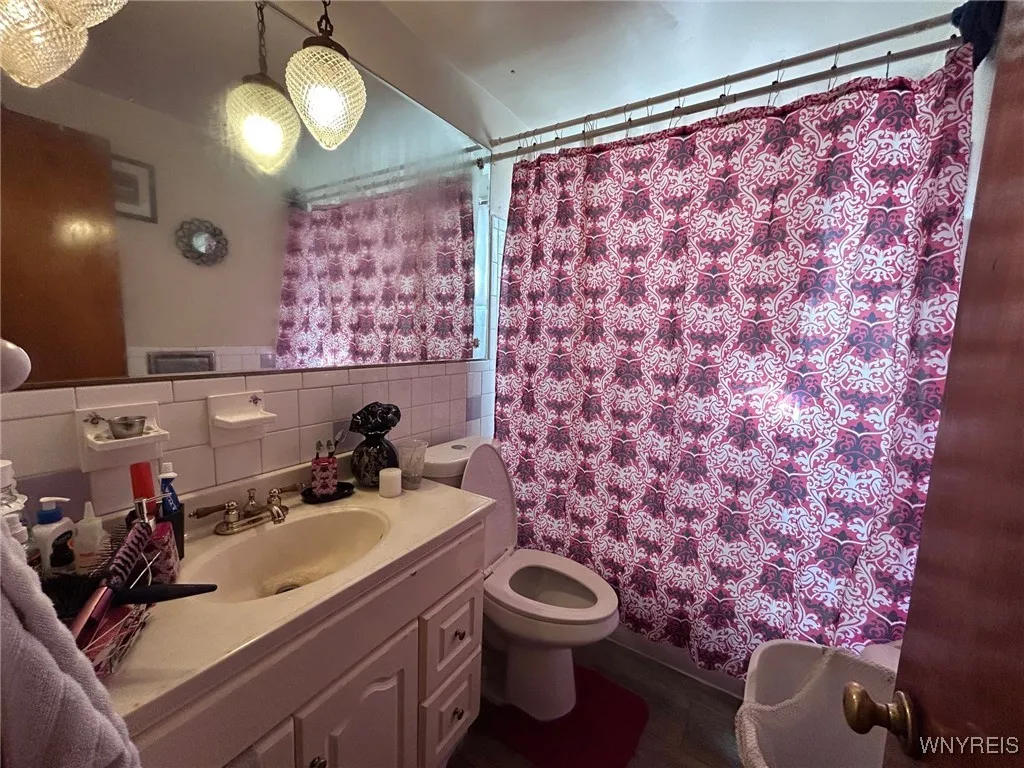 17 Proctor Avenue, Buffalo, New York 14215, Buffalo, New York 14215, 4 Bedrooms Bedrooms, ,2 BathroomsBathrooms,Residential,Closed,17 Proctor Avenue, Buffalo, New York 14215,0,B1630674