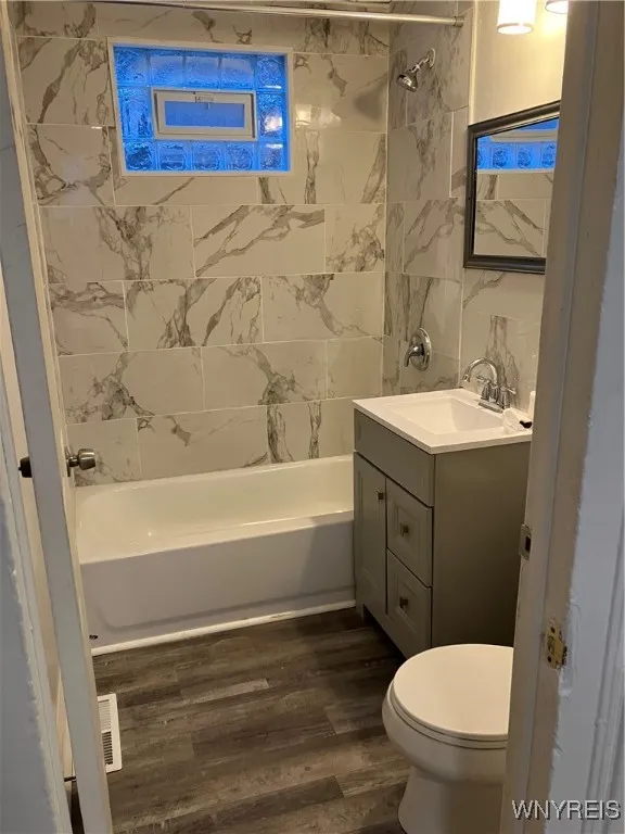 385 Auburn Avenue, Buffalo, New York 14213, Buffalo, New York 14213, 6 Bedrooms Bedrooms, ,2 BathroomsBathrooms,Residential,For Sale,385 Auburn Avenue, Buffalo, New York 14213,B1625658