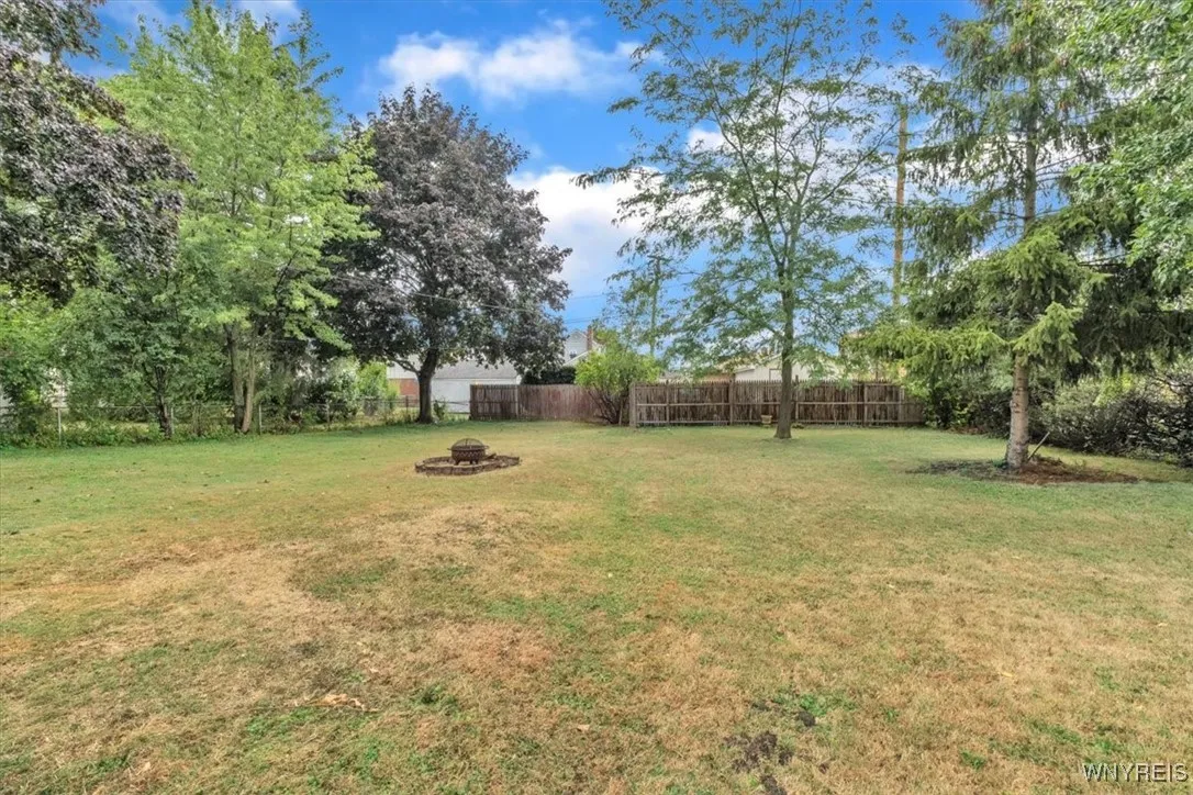 46 Chardon Drive, Cheektowaga, New York 14225, Cheektowaga, New York 14225, 4 Bedrooms Bedrooms, 7 Rooms Rooms,1 BathroomBathrooms,Residential,For Sale,46 Chardon Drive, Cheektowaga, New York 14225,B1629783
