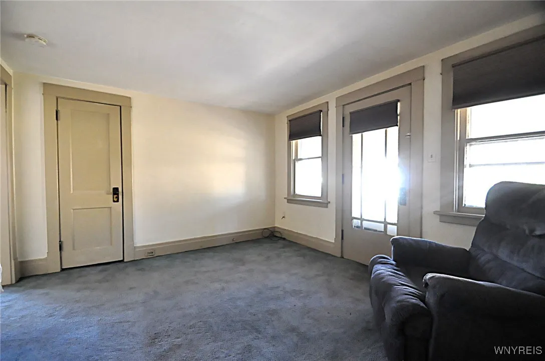 130 West Hazeltine Avenue, Tonawanda, New York 142, Tonawanda, New York 14217, 4 Bedrooms Bedrooms, ,2 BathroomsBathrooms,Residential,For Sale,130 West Hazeltine Avenue, Tonawanda, New York 142,0,B1630796