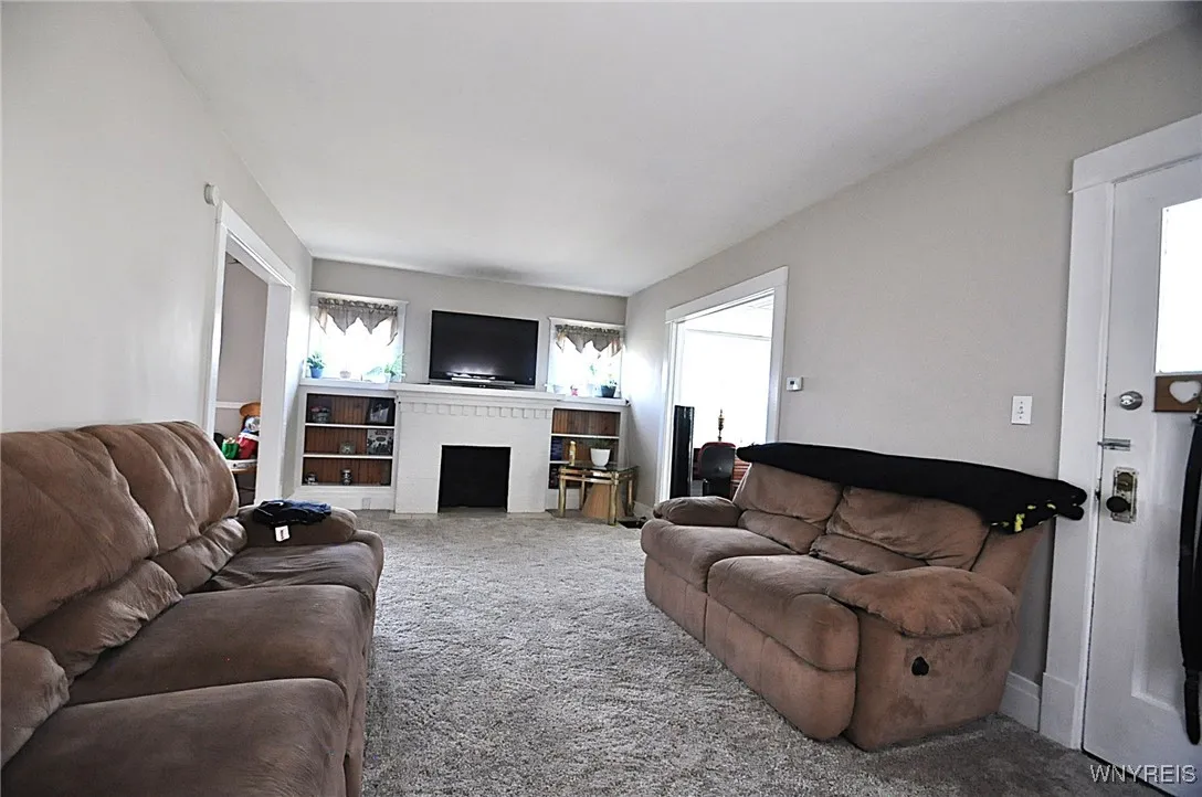 130 West Hazeltine Avenue, Tonawanda, New York 142, Tonawanda, New York 14217, 4 Bedrooms Bedrooms, ,2 BathroomsBathrooms,Residential,For Sale,130 West Hazeltine Avenue, Tonawanda, New York 142,B1630796