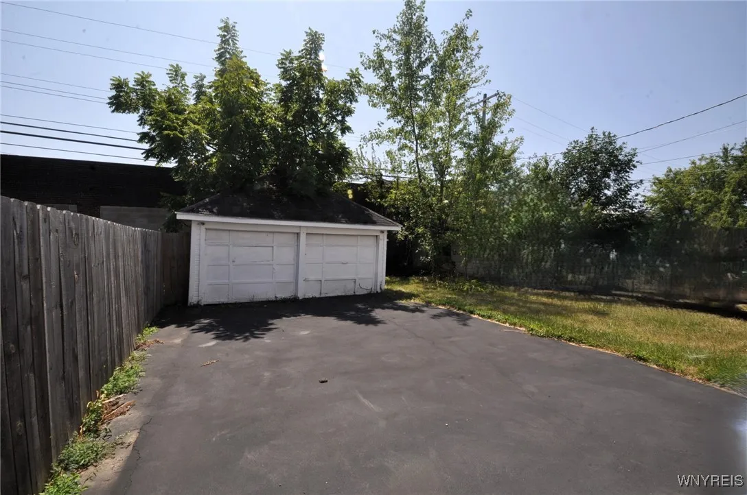 130 West Hazeltine Avenue, Tonawanda, New York 142, Tonawanda, New York 14217, 4 Bedrooms Bedrooms, ,2 BathroomsBathrooms,Residential,For Sale,130 West Hazeltine Avenue, Tonawanda, New York 142,B1630796