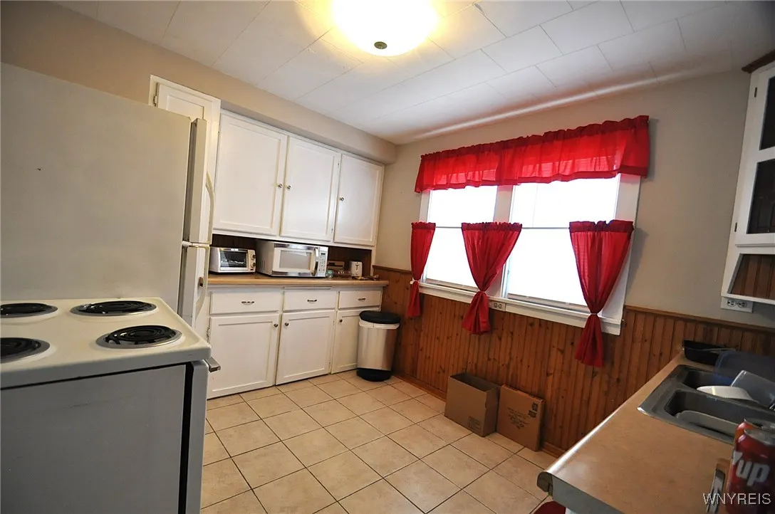 130 West Hazeltine Avenue, Tonawanda, New York 142, Tonawanda, New York 14217, 4 Bedrooms Bedrooms, ,2 BathroomsBathrooms,Residential,For Sale,130 West Hazeltine Avenue, Tonawanda, New York 142,B1630796