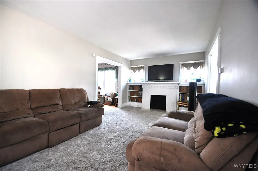 130 West Hazeltine Avenue, Tonawanda, New York 142, Tonawanda, New York 14217, 4 Bedrooms Bedrooms, ,2 BathroomsBathrooms,Residential,For Sale,130 West Hazeltine Avenue, Tonawanda, New York 142,B1630796