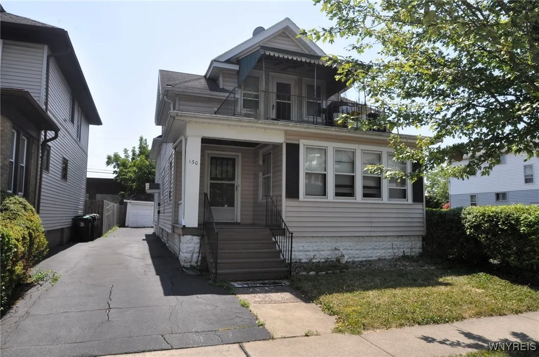 130 West Hazeltine Avenue, Tonawanda, New York 142, Tonawanda, New York 14217, 4 Bedrooms Bedrooms, ,2 BathroomsBathrooms,Residential,For Sale,130 West Hazeltine Avenue, Tonawanda, New York 142,B1630796