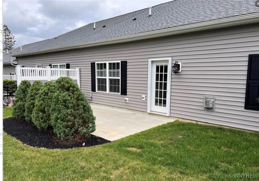 5283 Chestnut Ridge, Orchard Park, New York 14127, Orchard Park, New York 14127, 2 Bedrooms Bedrooms, 6 Rooms Rooms,2 BathroomsBathrooms,Residential Lease,For Rent,5283 Chestnut Ridge, Orchard Park, New York 14127,B1630832