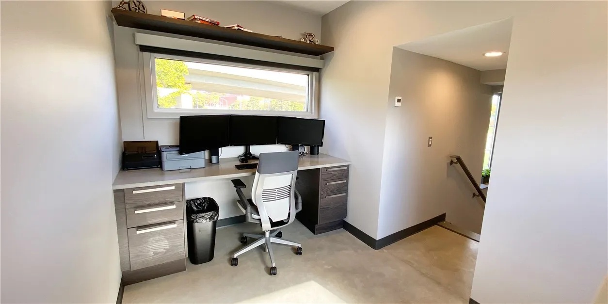 2 Griffith Street, Rochester, New York 14620, Rochester, New York 14620, 3 Bedrooms Bedrooms, 8 Rooms Rooms,3 BathroomsBathrooms,Residential,Closed,2 Griffith Street, Rochester, New York 14620,0,R1630682