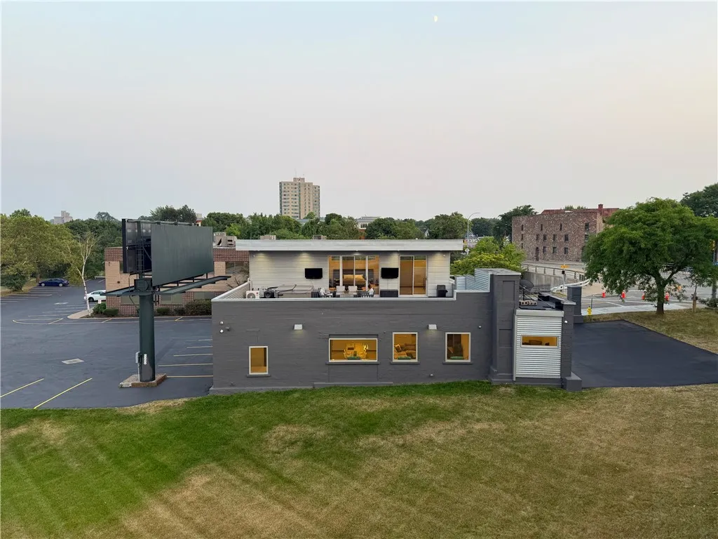 2 Griffith Street, Rochester, New York 14620, Rochester, New York 14620, 3 Bedrooms Bedrooms, 8 Rooms Rooms,3 BathroomsBathrooms,Residential,Closed,2 Griffith Street, Rochester, New York 14620,0,R1630682