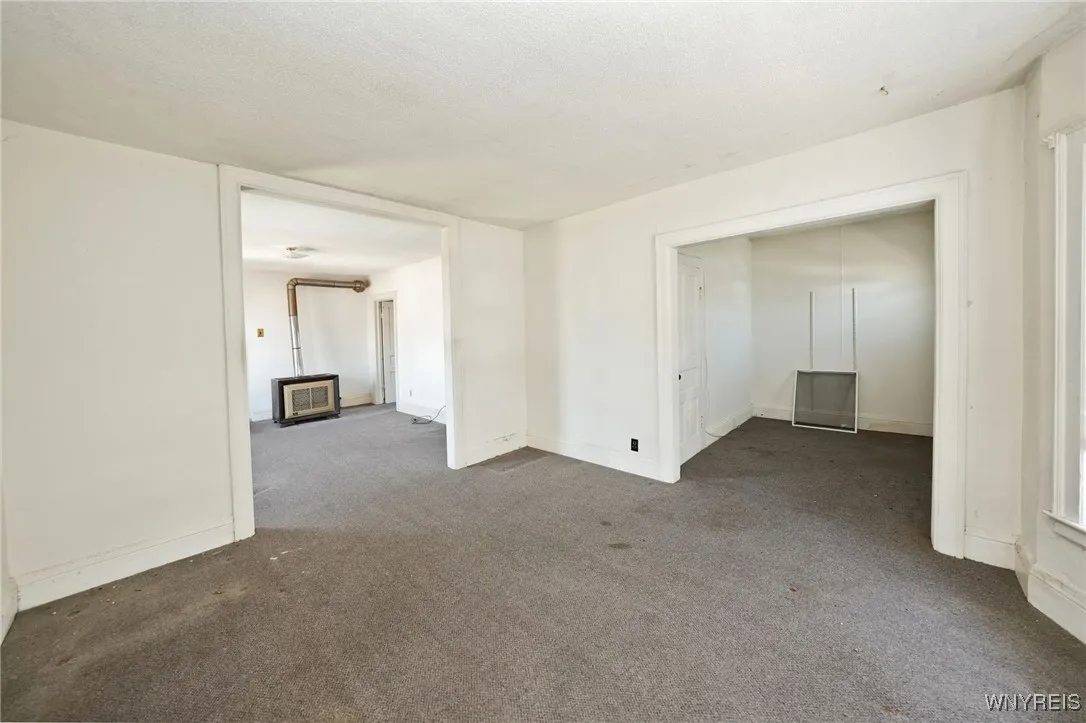 323 Holly Street, Buffalo, New York 14206, Buffalo, New York 14206, 5 Bedrooms Bedrooms, ,2 BathroomsBathrooms,Residential,For Sale,323 Holly Street, Buffalo, New York 14206,B1630758