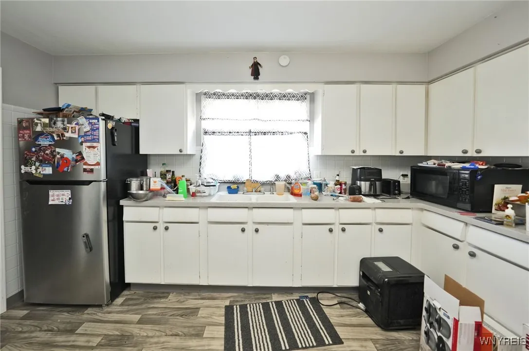 323 Holly Street, Buffalo, New York 14206, Buffalo, New York 14206, 5 Bedrooms Bedrooms, ,2 BathroomsBathrooms,Residential,For Sale,323 Holly Street, Buffalo, New York 14206,B1630758