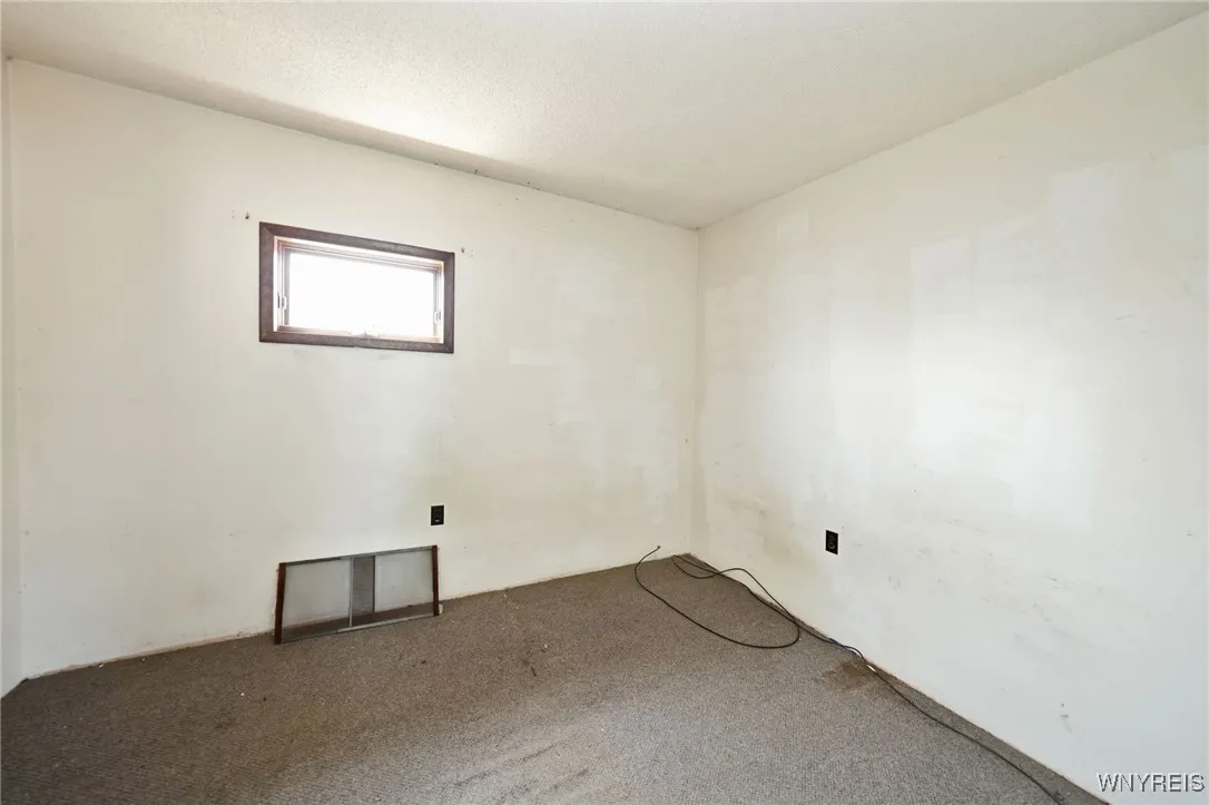 323 Holly Street, Buffalo, New York 14206, Buffalo, New York 14206, 5 Bedrooms Bedrooms, ,2 BathroomsBathrooms,Residential,For Sale,323 Holly Street, Buffalo, New York 14206,B1630758