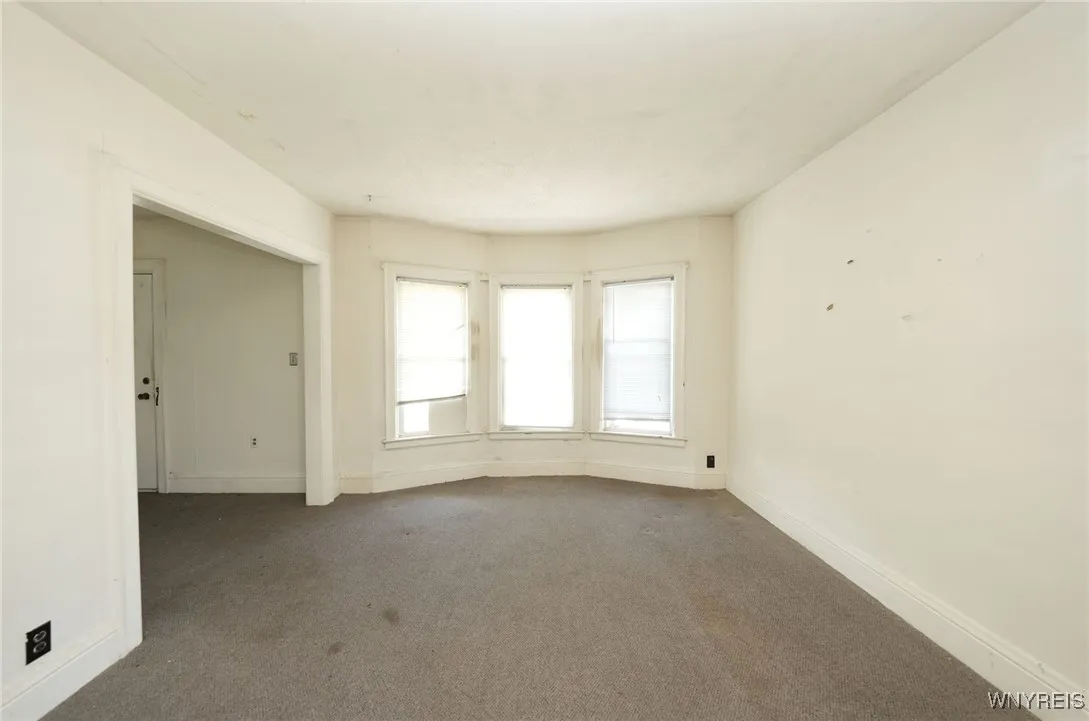 323 Holly Street, Buffalo, New York 14206, Buffalo, New York 14206, 5 Bedrooms Bedrooms, ,2 BathroomsBathrooms,Residential,For Sale,323 Holly Street, Buffalo, New York 14206,B1630758