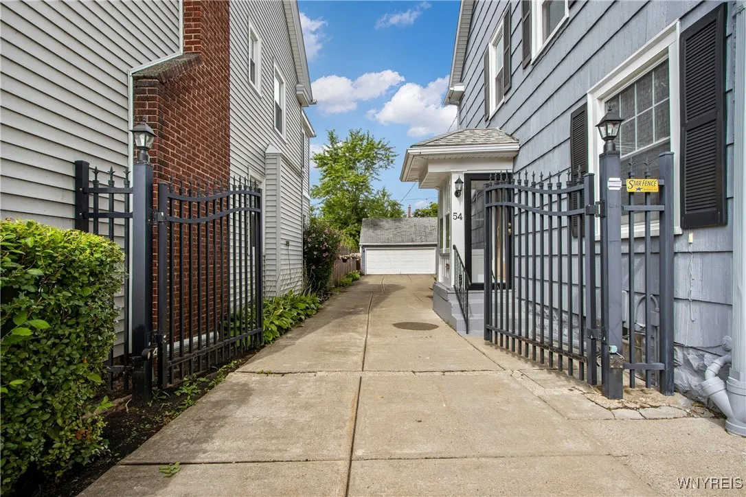 54 Admiral Road, Buffalo, New York 14216, Buffalo, New York 14216, 3 Bedrooms Bedrooms, 11 Rooms Rooms,2 BathroomsBathrooms,Residential,For Sale,54 Admiral Road, Buffalo, New York 14216,B1630778