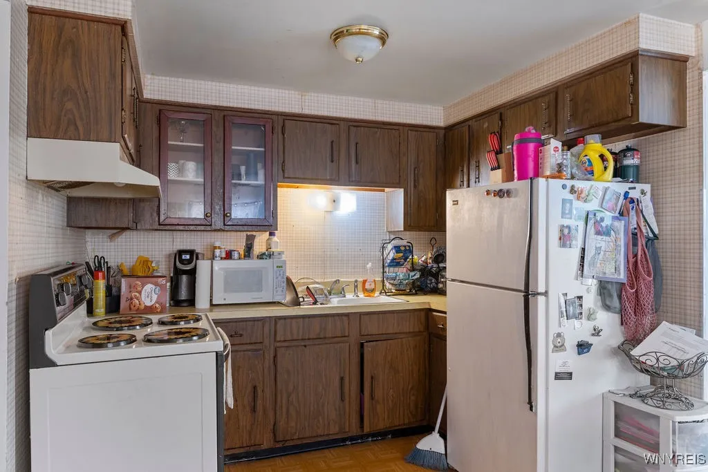 59 Mead Street, North Tonawanda, New York 14120, North Tonawanda, New York 14120, 8 Bedrooms Bedrooms, ,4 BathroomsBathrooms,Residential,Closed,59 Mead Street, North Tonawanda, New York 14120,0,B1630111