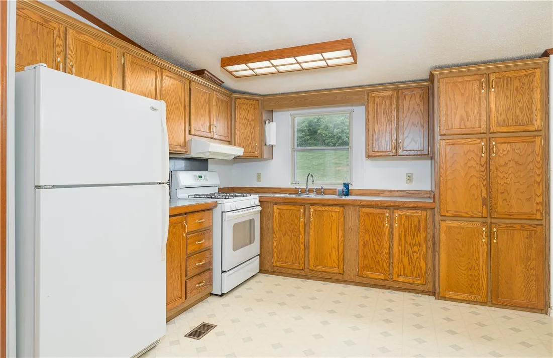 13 Capitol Drive, Nelson Twp, Pennsylvania 16940, Nelson Twp, Pennsylvania 16940, 3 Bedrooms Bedrooms, 8 Rooms Rooms,2 BathroomsBathrooms,Residential,Closed,13 Capitol Drive, Nelson Twp, Pennsylvania 16940,0,R1629503