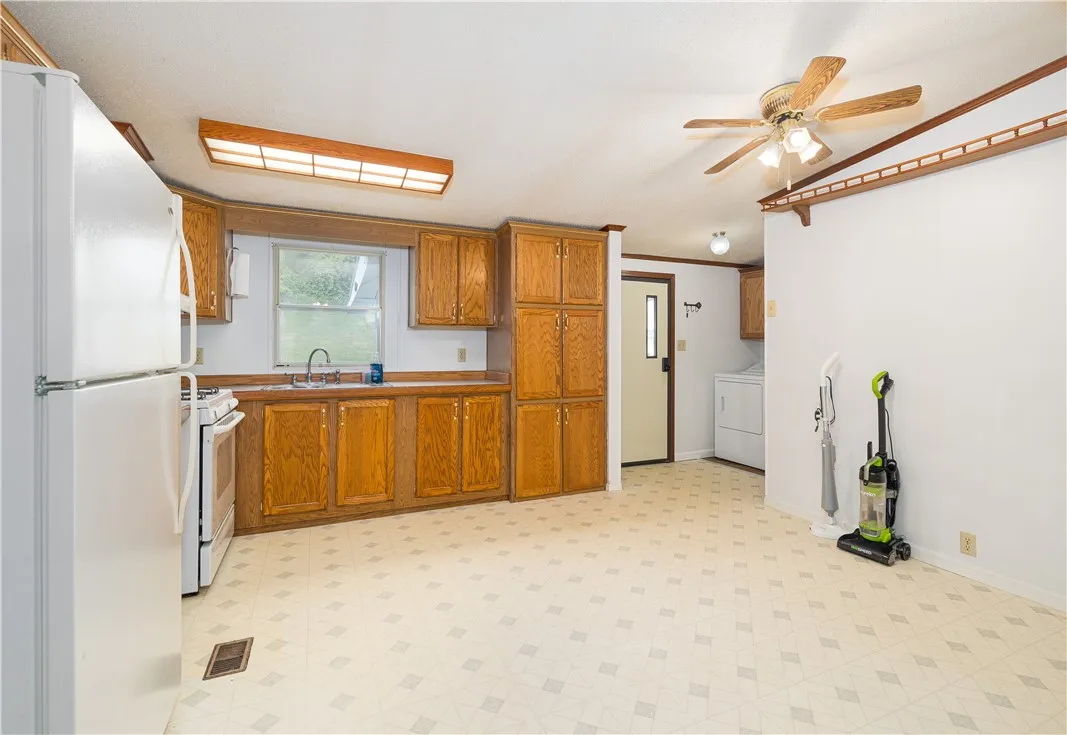 13 Capitol Drive, Nelson Twp, Pennsylvania 16940, Nelson Twp, Pennsylvania 16940, 3 Bedrooms Bedrooms, 8 Rooms Rooms,2 BathroomsBathrooms,Residential,Closed,13 Capitol Drive, Nelson Twp, Pennsylvania 16940,0,R1629503