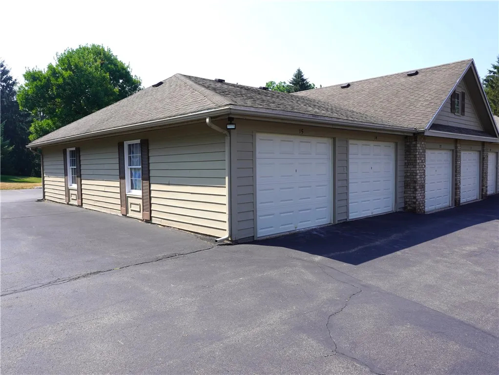 15 Wood Creek Drive, Pittsford, New York 14534, Pittsford, New York 14534, 2 Bedrooms Bedrooms, 6 Rooms Rooms,1 BathroomBathrooms,Residential,Closed,15 Wood Creek Drive, Pittsford, New York 14534,0,R1630833