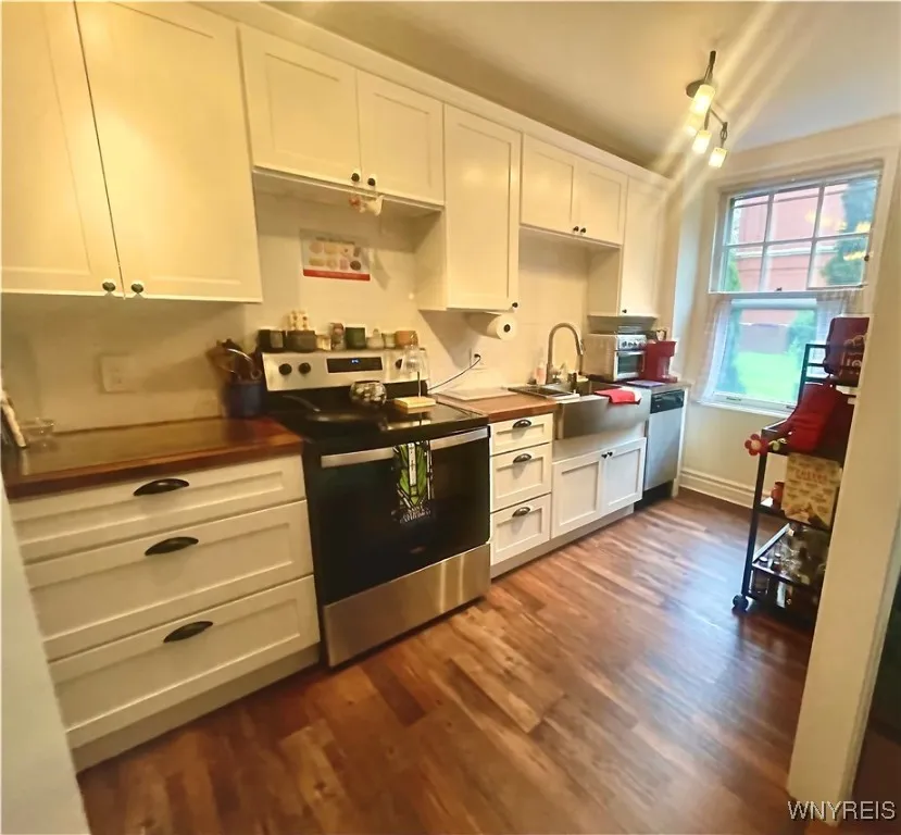 83 Bryant Street 1c, Buffalo, New York 14209, Buffalo, New York 14209, 1 Bedroom Bedrooms, 3 Rooms Rooms,1 BathroomBathrooms,Residential Lease,For Rent,83 Bryant Street 1c, Buffalo, New York 14209,0,B1630590
