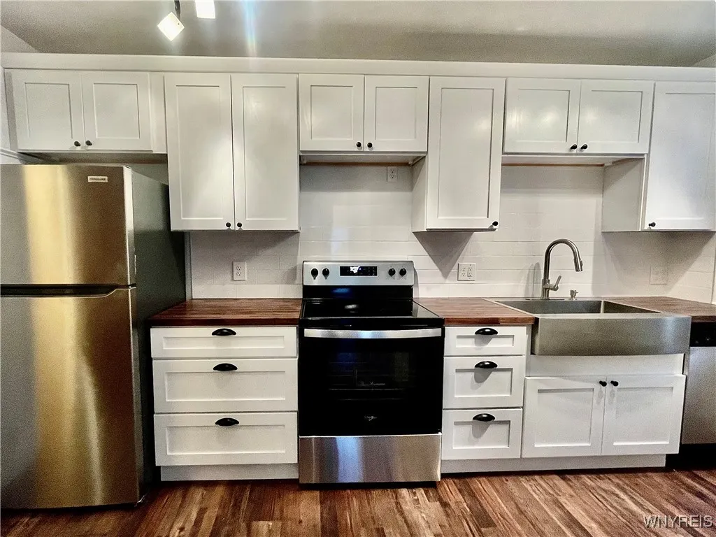 83 Bryant Street 1c, Buffalo, New York 14209, Buffalo, New York 14209, 1 Bedroom Bedrooms, 3 Rooms Rooms,1 BathroomBathrooms,Residential Lease,For Rent,83 Bryant Street 1c, Buffalo, New York 14209,0,B1630590