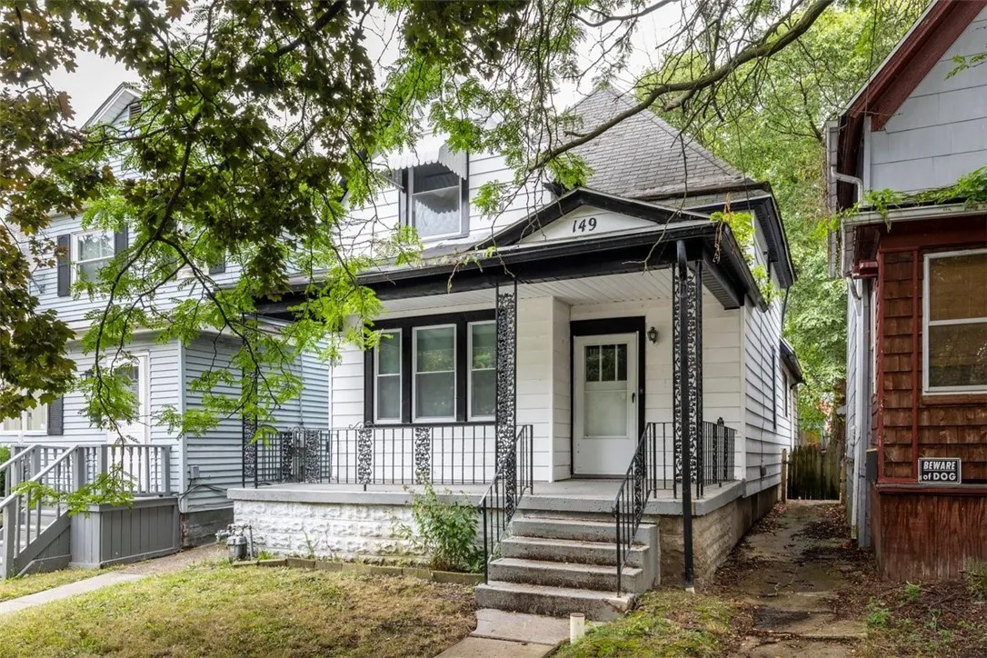 149 Howell Street, Buffalo, New York 14207, Buffalo, New York 14207, 3 Bedrooms Bedrooms, 6 Rooms Rooms,2 BathroomsBathrooms,Residential,For Sale,149 Howell Street, Buffalo, New York 14207,R1630473