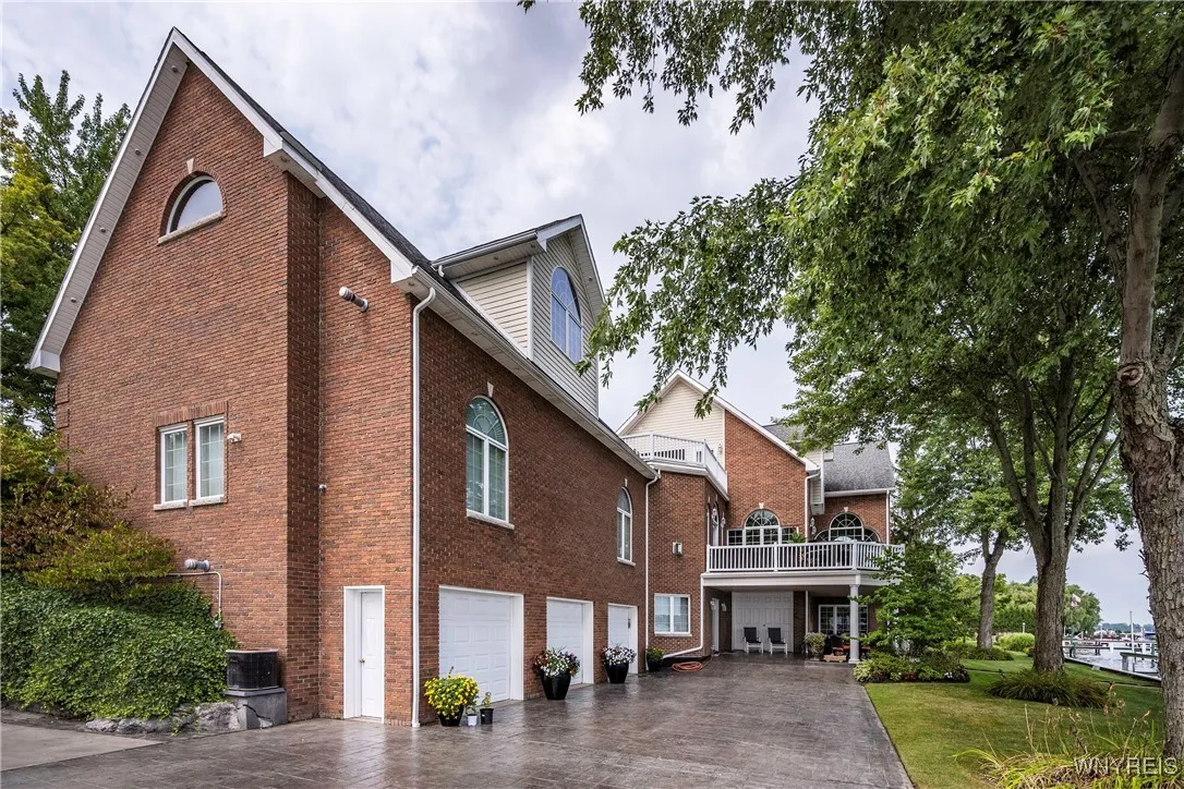 4875 E River Road, Grand Island, New York 14072, Grand Island, New York 14072, 4 Bedrooms Bedrooms, 15 Rooms Rooms,4 BathroomsBathrooms,Residential,For Sale,4875 E River Road, Grand Island, New York 14072,B1629712