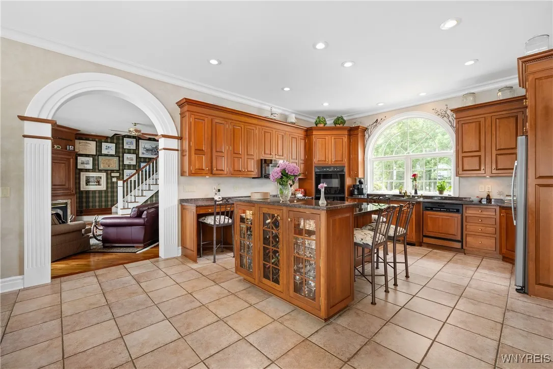 4875 E River Road, Grand Island, New York 14072, Grand Island, New York 14072, 4 Bedrooms Bedrooms, 15 Rooms Rooms,4 BathroomsBathrooms,Residential,For Sale,4875 E River Road, Grand Island, New York 14072,B1629712