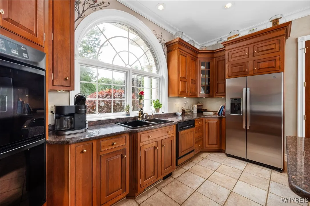 4875 E River Road, Grand Island, New York 14072, Grand Island, New York 14072, 4 Bedrooms Bedrooms, 15 Rooms Rooms,4 BathroomsBathrooms,Residential,For Sale,4875 E River Road, Grand Island, New York 14072,B1629712