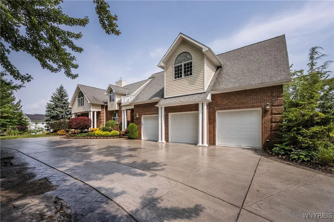 4875 E River Road, Grand Island, New York 14072, Grand Island, New York 14072, 4 Bedrooms Bedrooms, 15 Rooms Rooms,4 BathroomsBathrooms,Residential,For Sale,4875 E River Road, Grand Island, New York 14072,B1629712