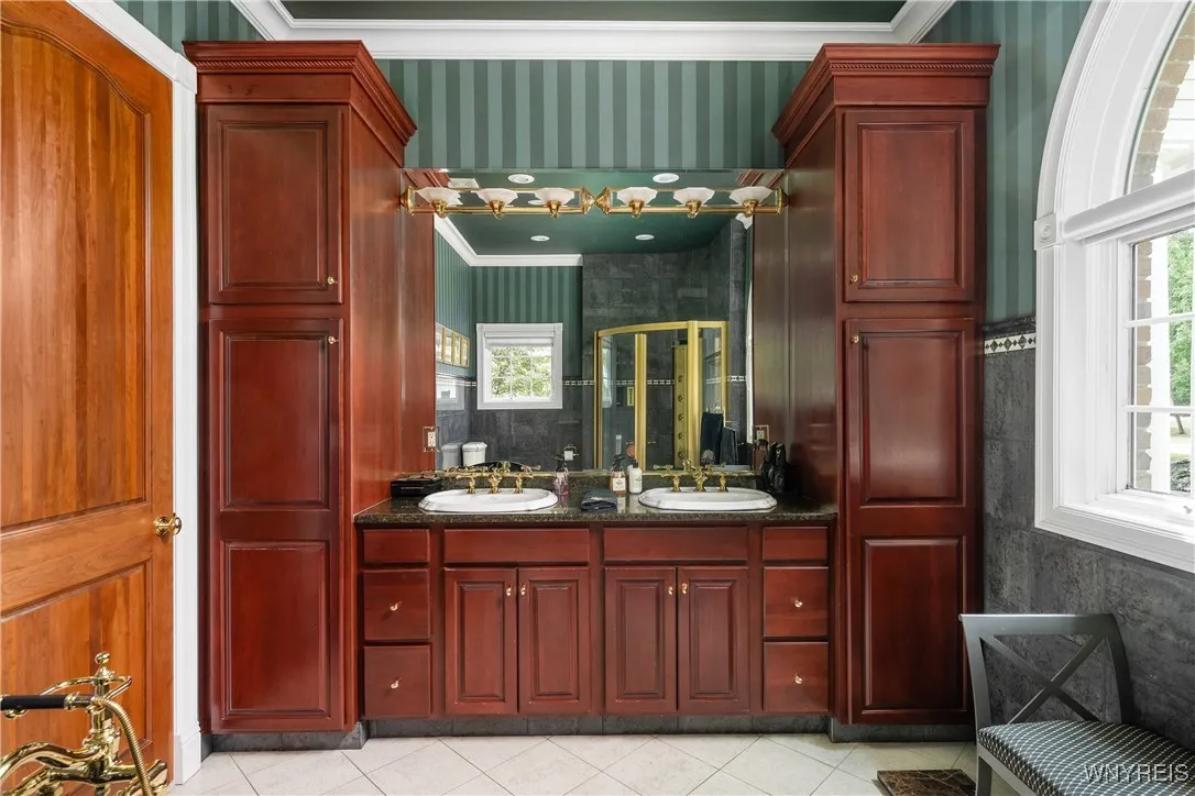 4875 E River Road, Grand Island, New York 14072, Grand Island, New York 14072, 4 Bedrooms Bedrooms, 15 Rooms Rooms,4 BathroomsBathrooms,Residential,For Sale,4875 E River Road, Grand Island, New York 14072,B1629712