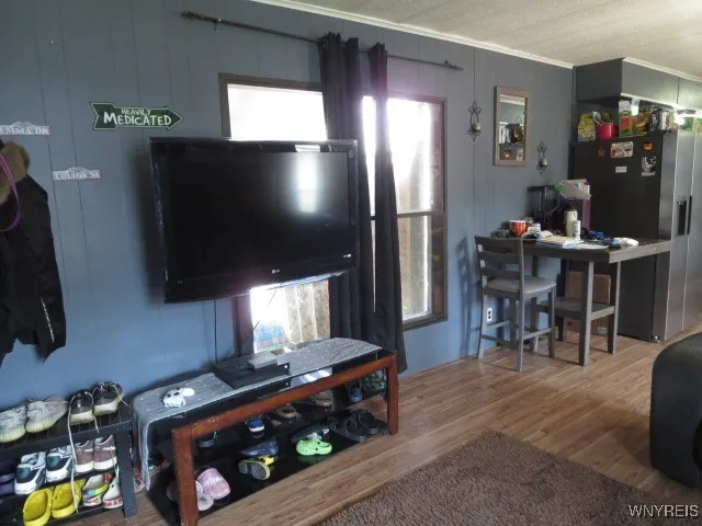 Drapes are included ....
