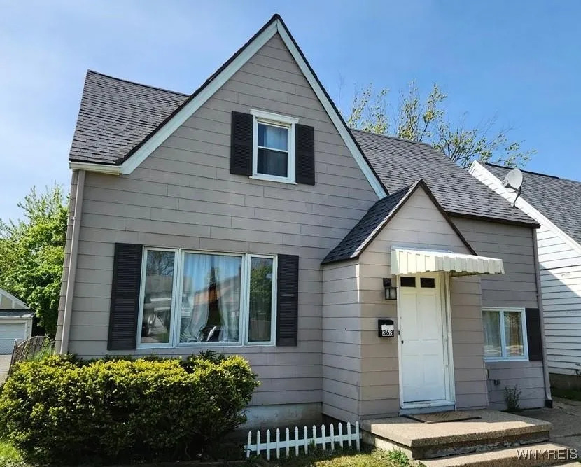 368 Grover Cleveland Highway, Amherst, New York 14, Amherst, New York 14226, 5 Bedrooms Bedrooms, 7 Rooms Rooms,2 BathroomsBathrooms,Residential Lease,For Rent,368 Grover Cleveland Highway, Amherst, New York 14,B1630301