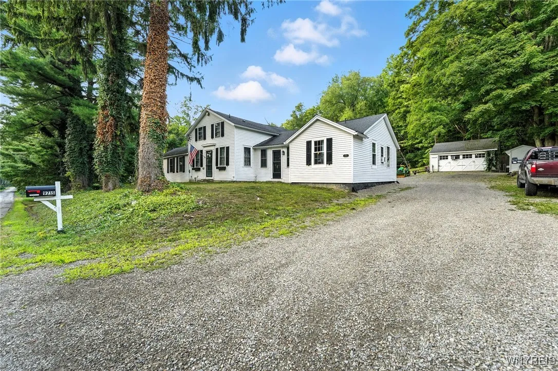 9715 New Oregon Road, Eden, New York 14057, Eden, New York 14057, 4 Bedrooms Bedrooms, 10 Rooms Rooms,3 BathroomsBathrooms,Residential,Closed,9715 New Oregon Road, Eden, New York 14057,0,B1630683