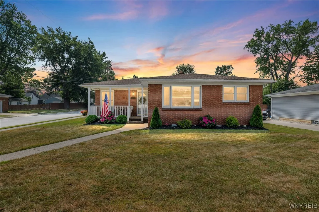 27 Wilma Drive, Lancaster, New York 14086, Lancaster, New York 14086, 3 Bedrooms Bedrooms, 8 Rooms Rooms,1 BathroomBathrooms,Residential,Closed,27 Wilma Drive, Lancaster, New York 14086,0,B1630765