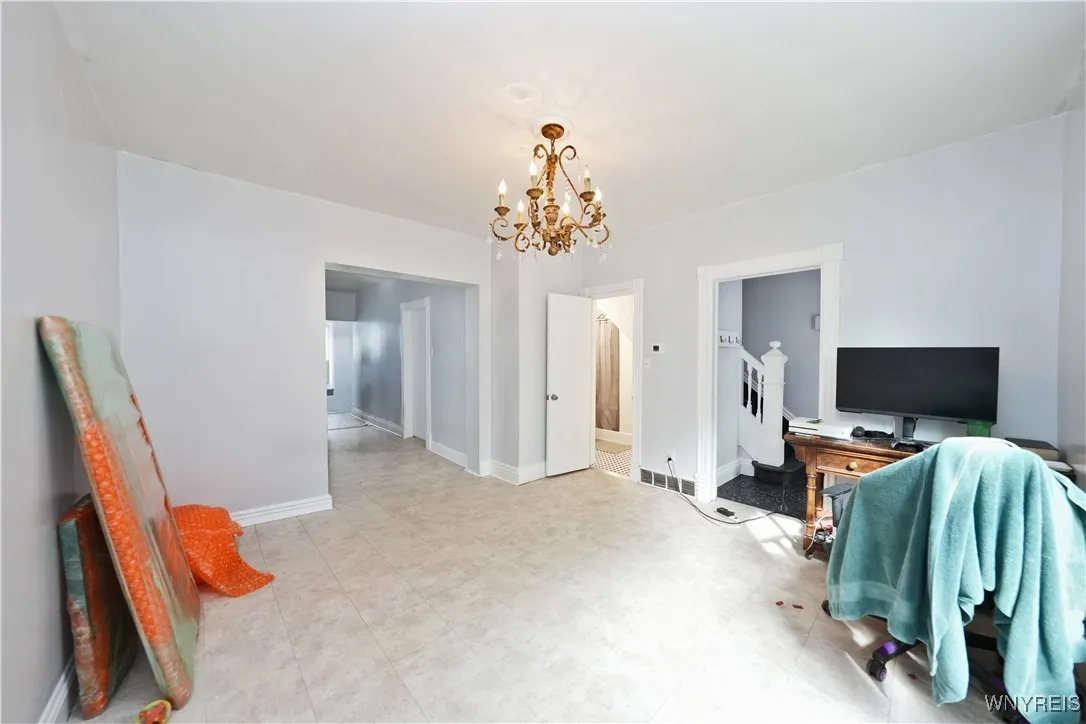 644 West Avenue, Buffalo, New York 14213, Buffalo, New York 14213, 5 Bedrooms Bedrooms, 10 Rooms Rooms,2 BathroomsBathrooms,Residential,For Sale,644 West Avenue, Buffalo, New York 14213,B1630687